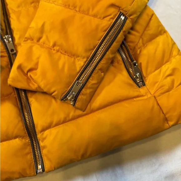 Zara Women's Mustard Yellow Down Puffer Jacket with Faux Fur Collar - Picture 3 of 14